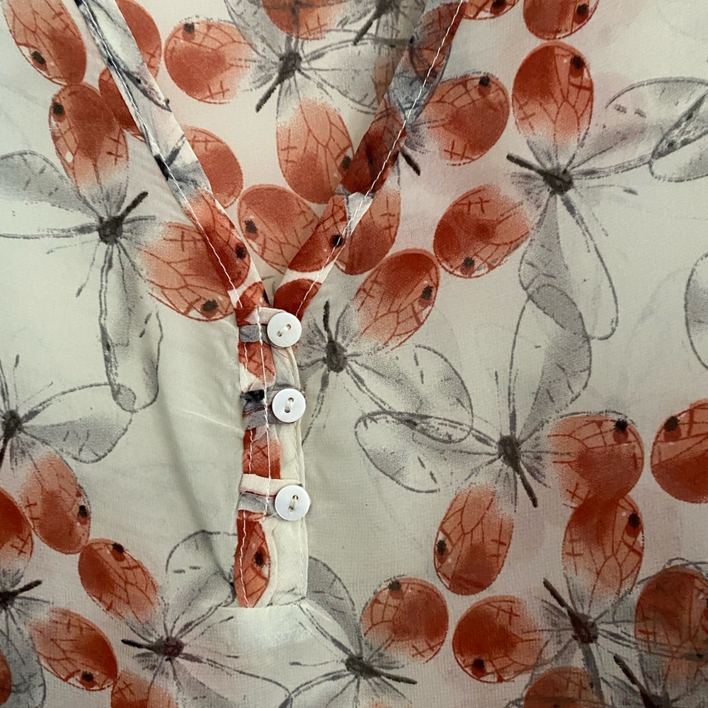Casual Freedom Blouse - Picture 2 of 3